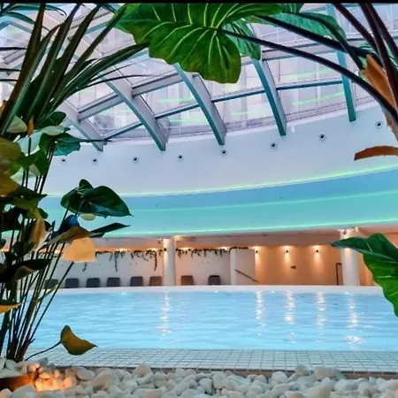 Hanza Tower White 24 Spa Jacussi & Pool & Sauna * Щецин